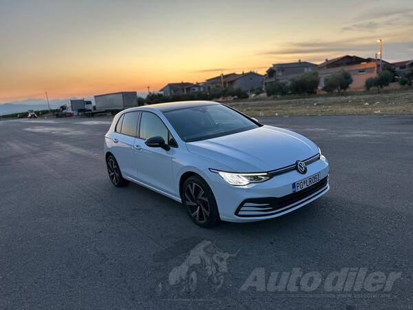 Volkswagen - Golf 8 - 2.0Tdi