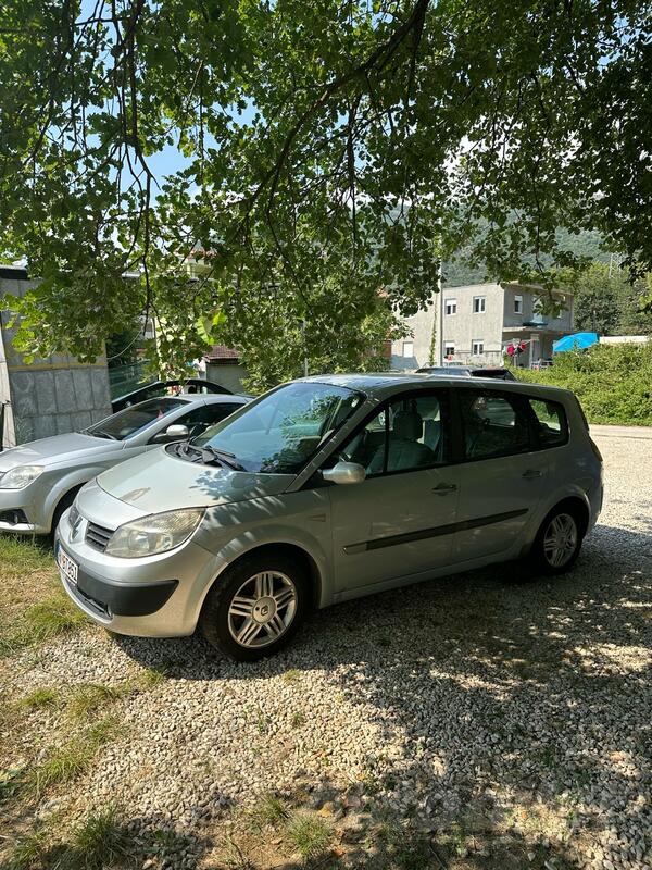 Renault - Grand Scenic - 1.9 dci   88kw