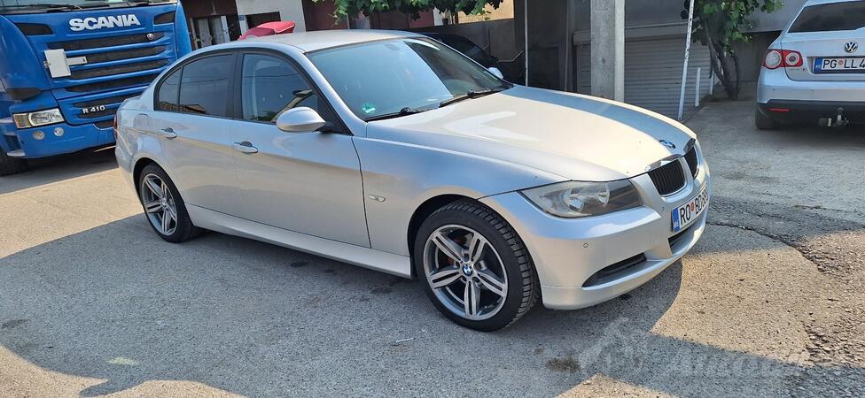 BMW - 320