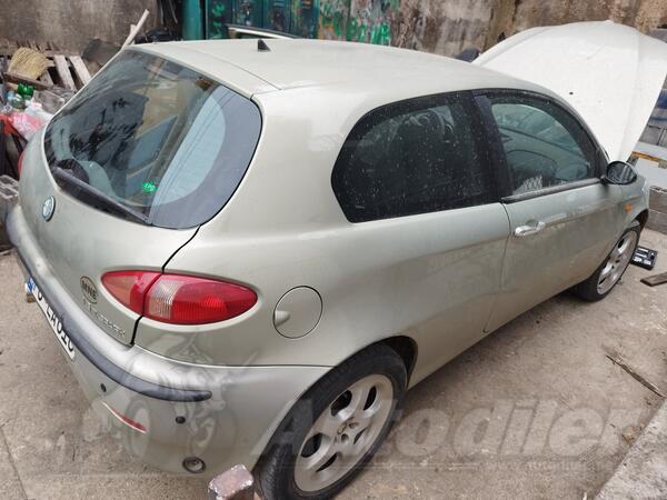 Alfa Romeo - 147  in parts