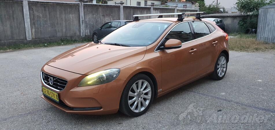 Volvo - V40 - D4