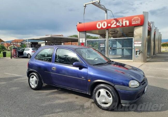 Opel - Corsa - 1.4 benzin