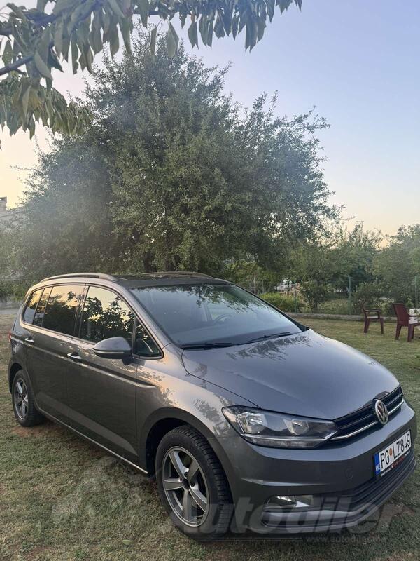 Volkswagen - Touran - 16