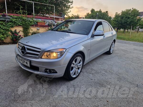 Mercedes Benz - C 220 - 2200