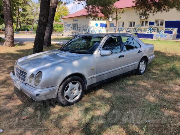 Mercedes Benz - E 200 - benzin plin