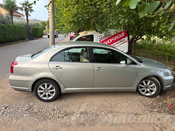 Toyota - Avensis - 2.0 D4D