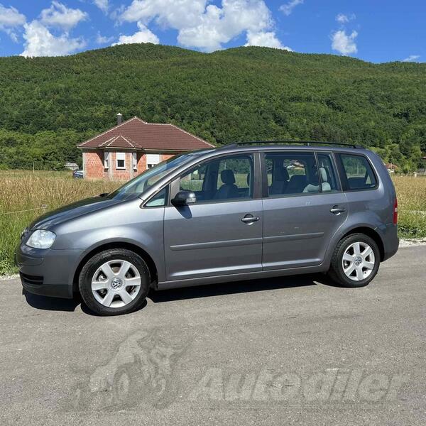 Volkswagen - Touran - 2.0 TDI