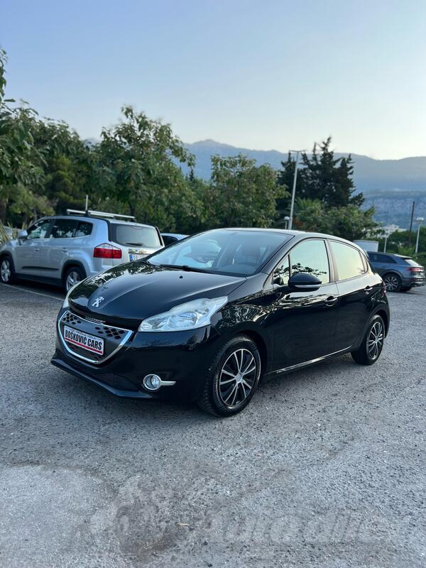 Peugeot - 208 - 1.4