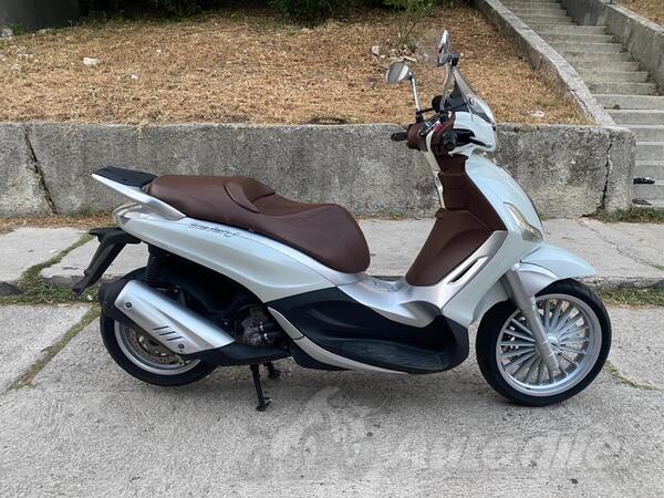 Piaggio - Beverly 300ie