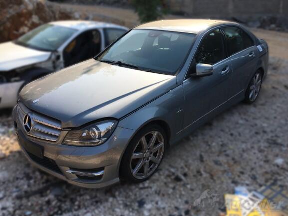 U djelovima Mercedes Benz - C 220 W204 C-KLASA 220CDI