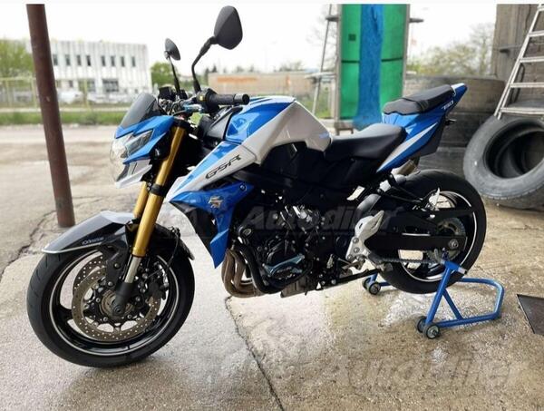 Suzuki - gsr 750