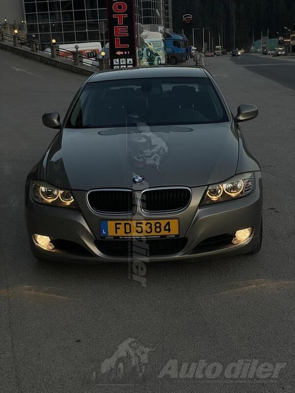 BMW - 318