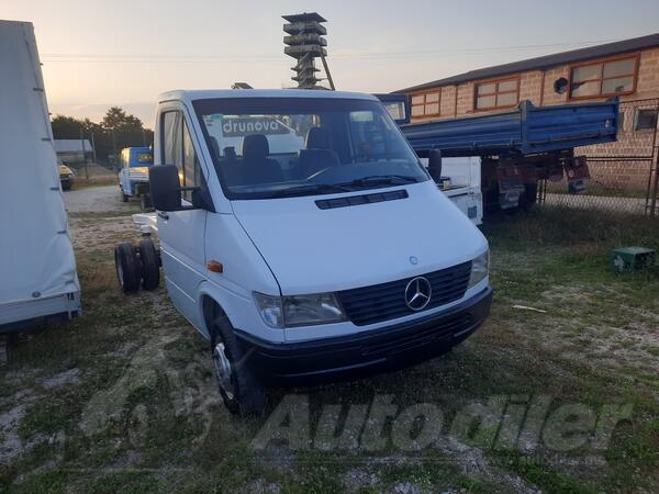 Mercedes Benz - SPRINTER 412