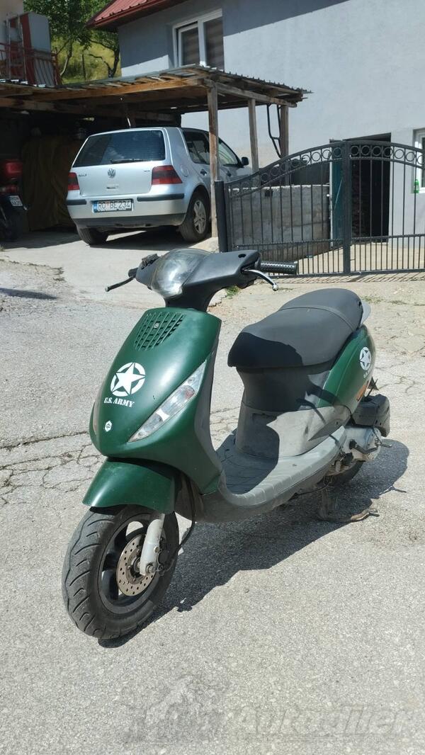 Piaggio - Zip