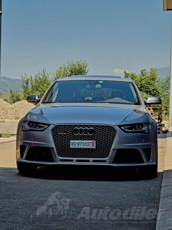 Audi - RS4 - RS