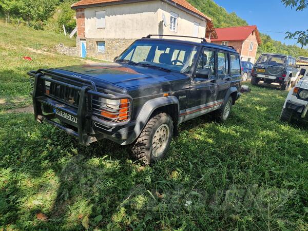 Jeep - Cherokee - 2.5