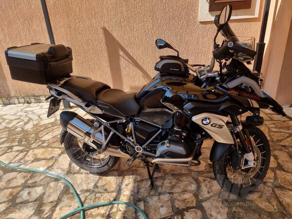 BMW - gs 1200 Trieple Black