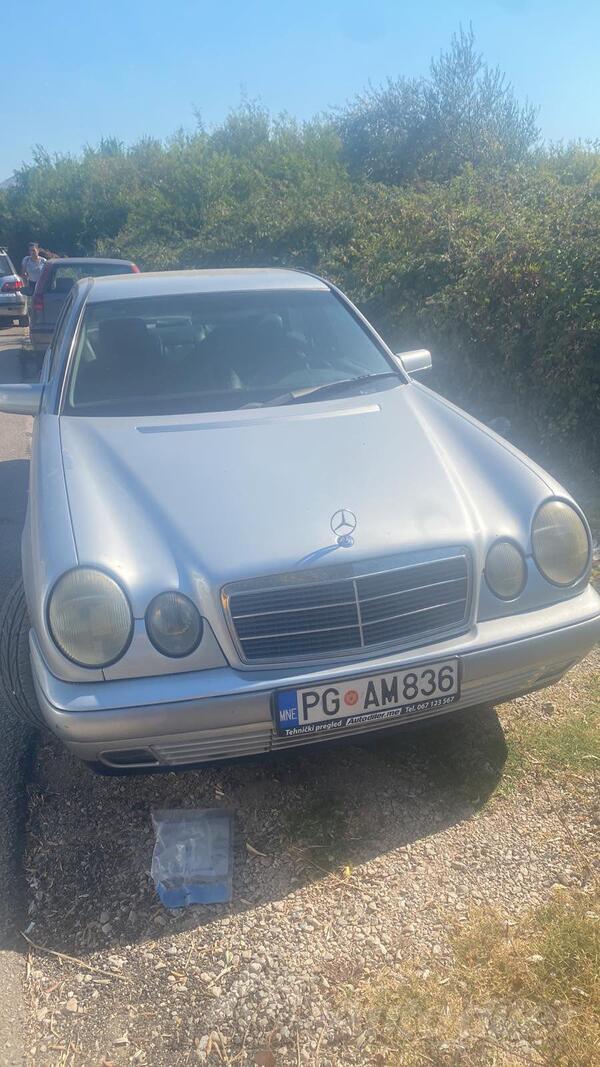 Mercedes Benz - E 250 - 2,5 td