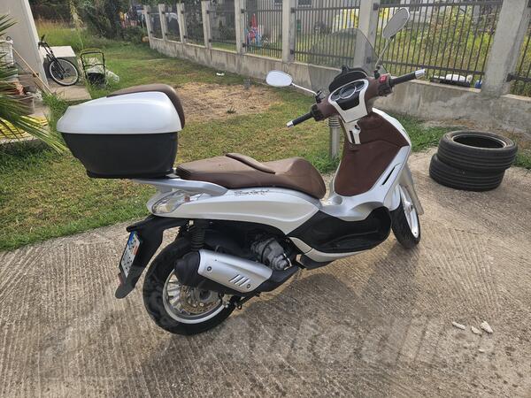 Piaggio - Beverly 300ie