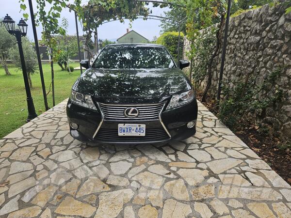 Lexus - ES 350