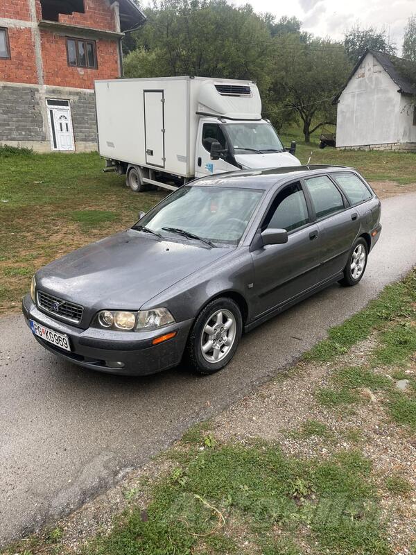 Volvo - V40 - 1.9 tdi