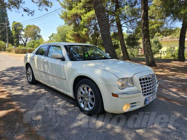 Chrysler - 300C - 3.5 v6 Lux