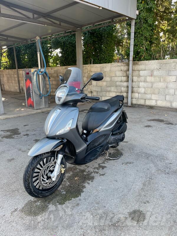 Piaggio - Beverly 300