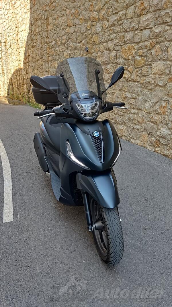Piaggio - Beverli S 400