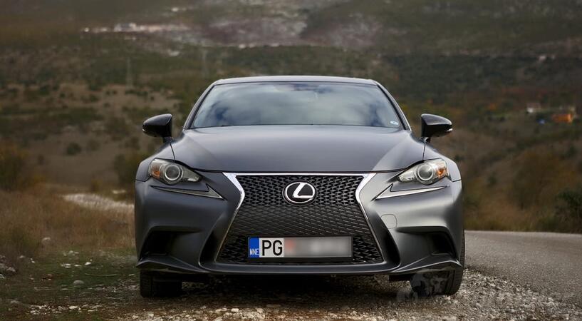 Lexus - IS 250 - 2.5i