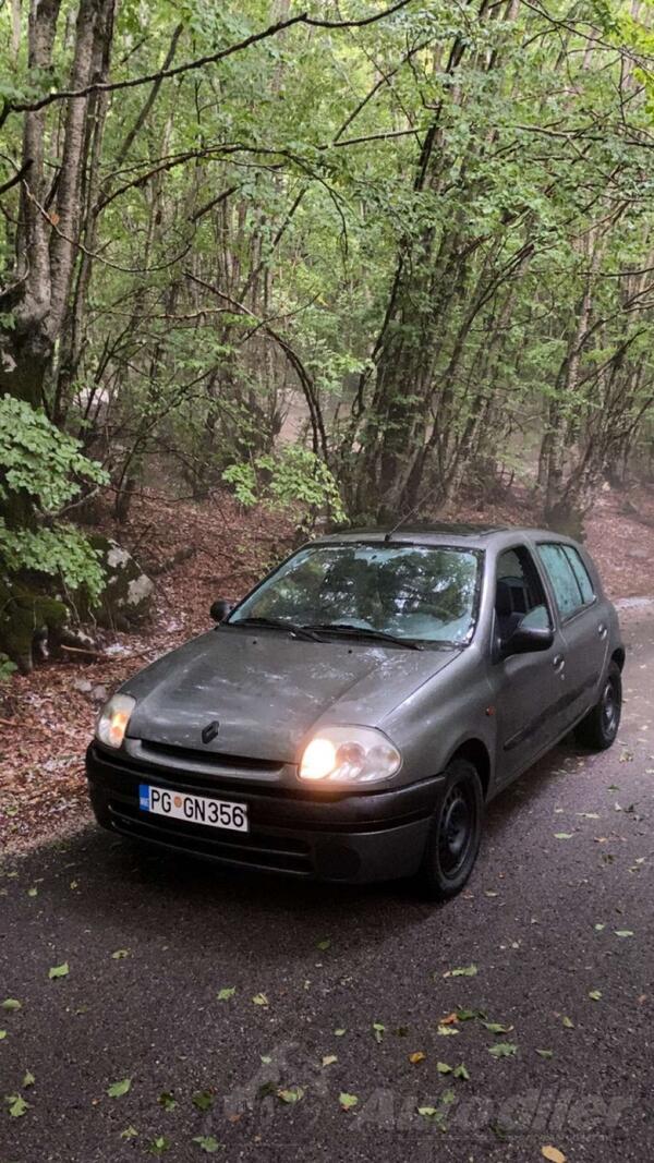 Renault - Clio - 1.4 16v