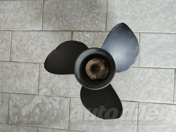 Propeller for watercrafts