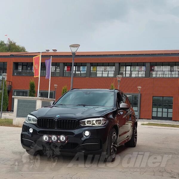 BMW - X5 M50 - 3.0