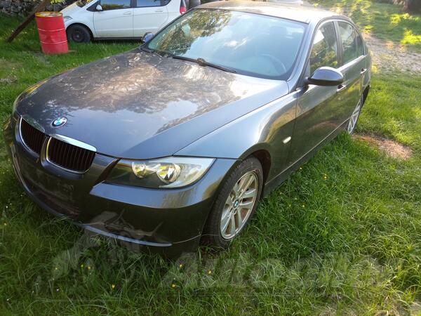 BMW - 320 - 2.0