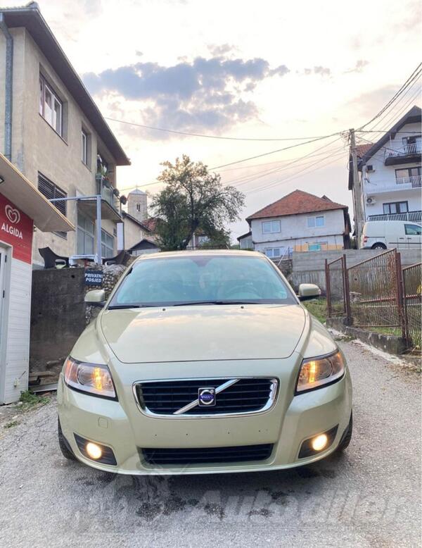 Volvo - V50 - 2.4