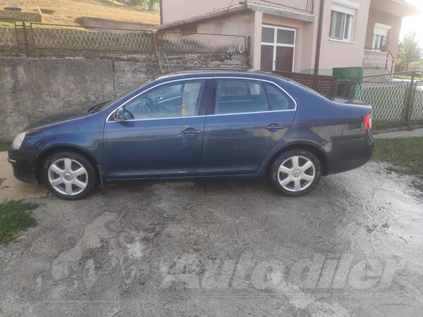 Volkswagen - Jetta - 2.0 tdi