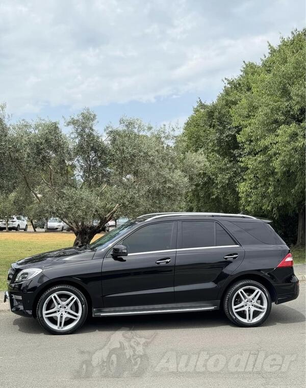 Mercedes Benz - ML 350 - Blue matic AMG