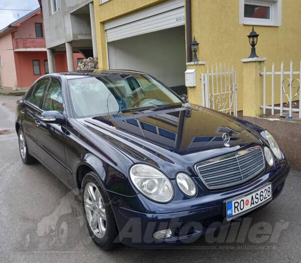 Mercedes Benz - E 220 - w11
