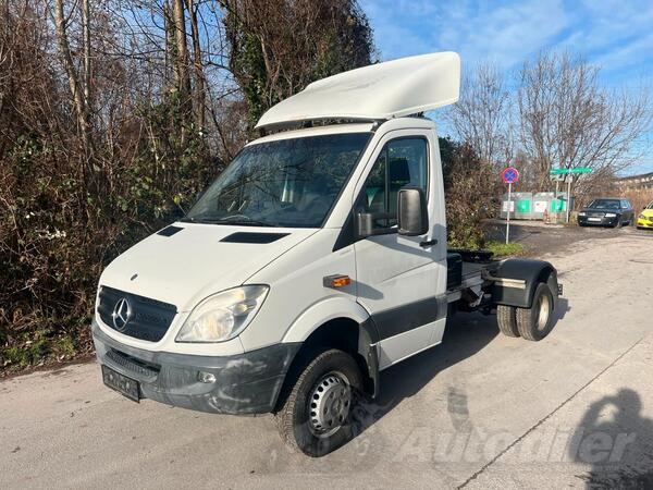 Mercedes Benz - SPRINTER 519 / Mini Truk