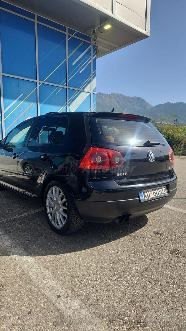 Volkswagen - Golf 5 - 2.0 TDI