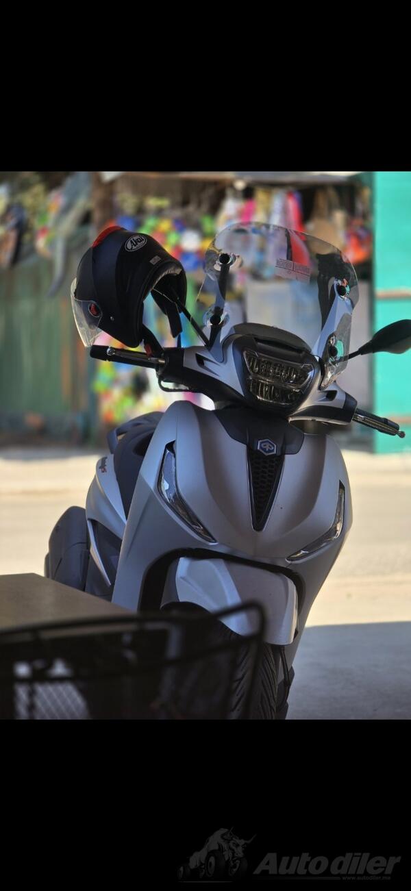 Piaggio - beverly s