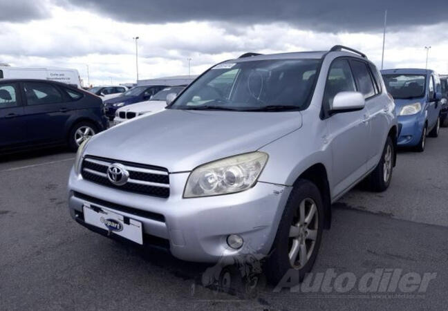 Toyota - RAV 4 2.2 D4D in parts