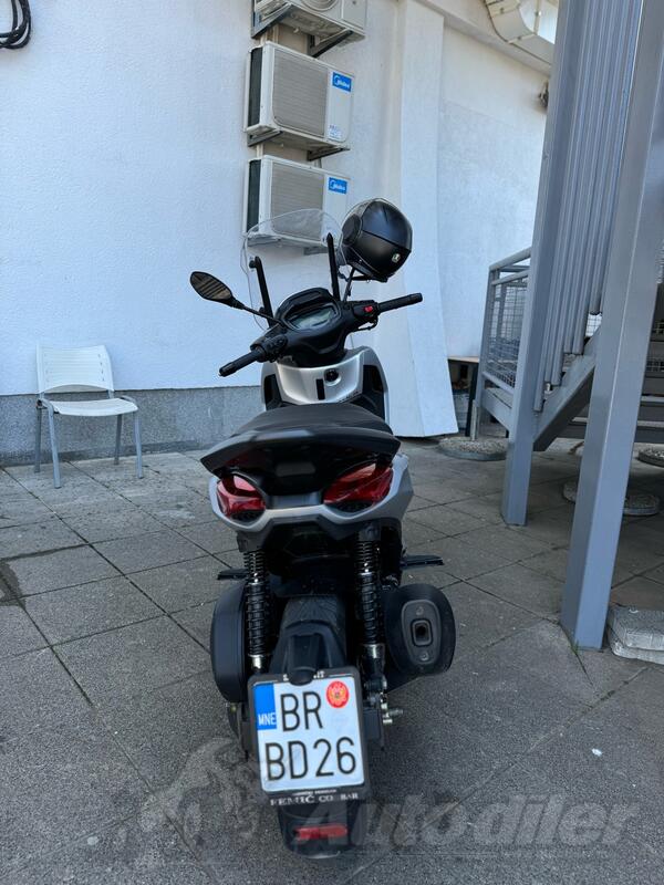 Piaggio - Beverly S