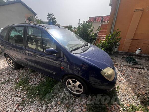 Renault - Scenic - 1.9 DCI