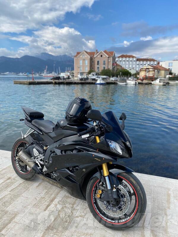 Yamaha - R6