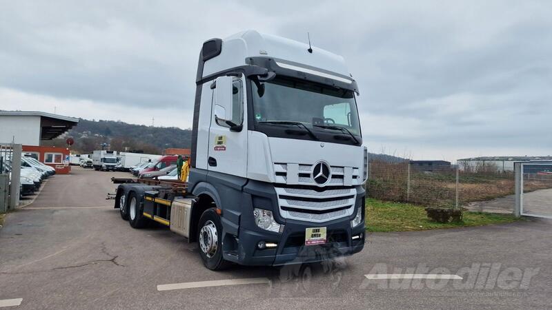 Mercedes Benz - Actros 2545 / Šasija / Rampa