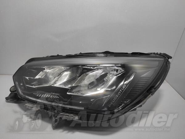 Left headlight for Peugeot - 208    - 2019