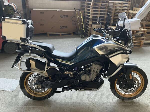 CFMoto - 800MT