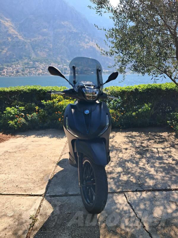 Piaggio - Beverly 300 S