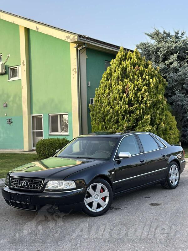 Audi - S8 - 4.2