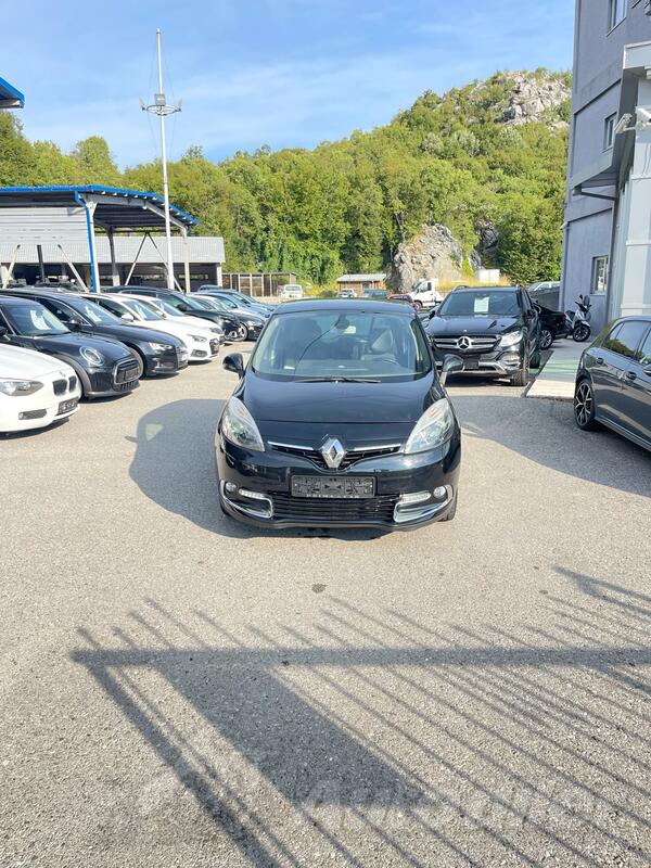 Renault - Scenic - X-Mod